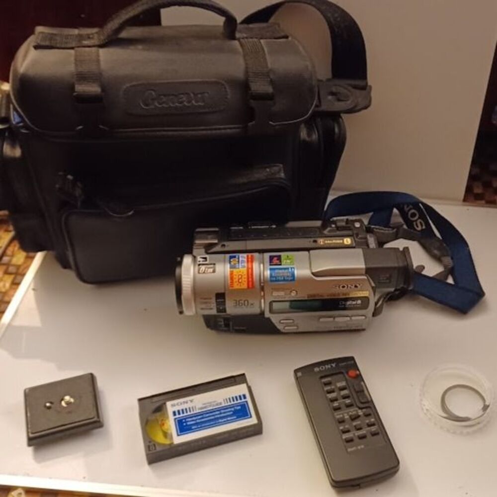 Sony NTSC Handycam Digital 8 Video Camcorder - Video Transfer (DCR-TR7000) NEW
